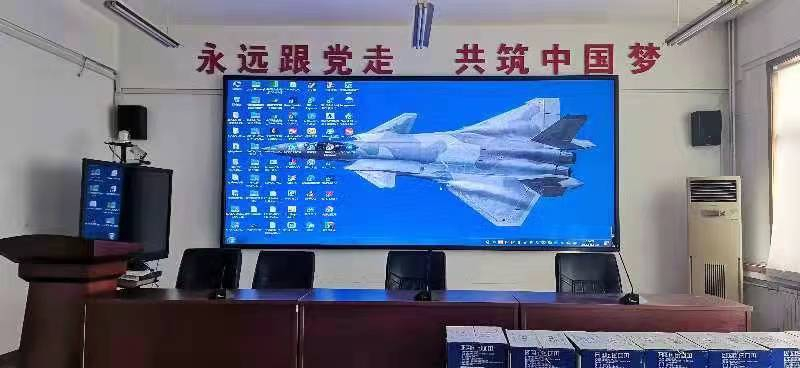 室內(nèi)P2全彩屏完成一塊，積極復(fù)工復(fù)產(chǎn)，抗疫堅持到底